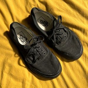 Classic Black Vans, Women’s 7, Men’s 5.5